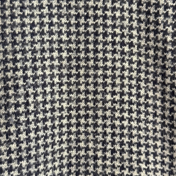 J. Crew Gray & Navy Blue Herringbone Crew Neck Sweater w/navy trim. Sz M. - Picture 4 of 8